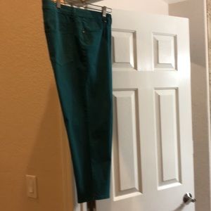 Chicos Green Slim Leg Crop. Never worn. Chicos Size 2. US Size 12. NWOT